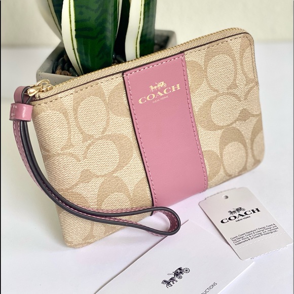 Coach Handbags - Corner Zip Wallet Wristlet